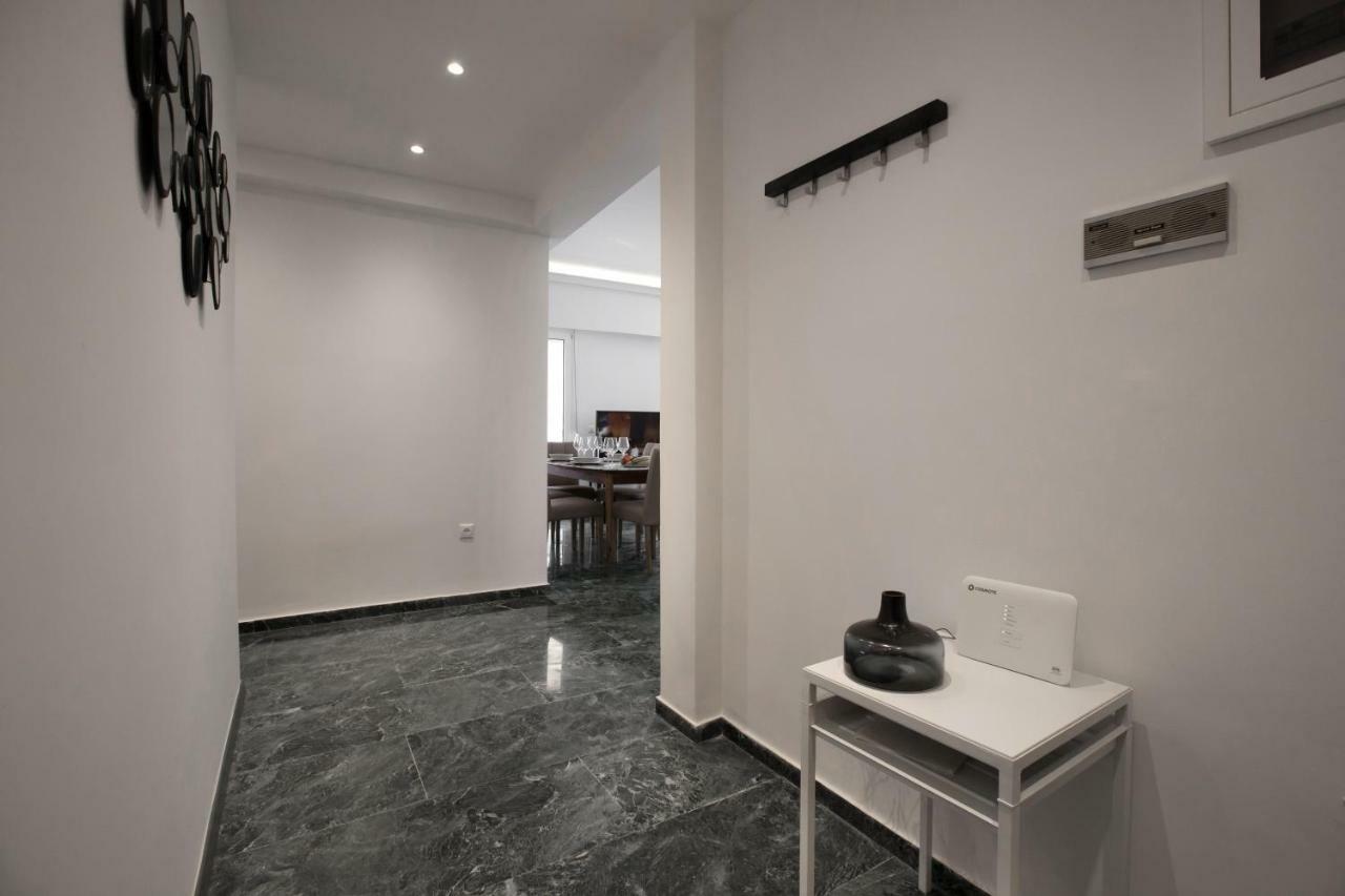 Roomy And Comfortable Apartment Near Acropolis By Ghh 雅典 外观 照片